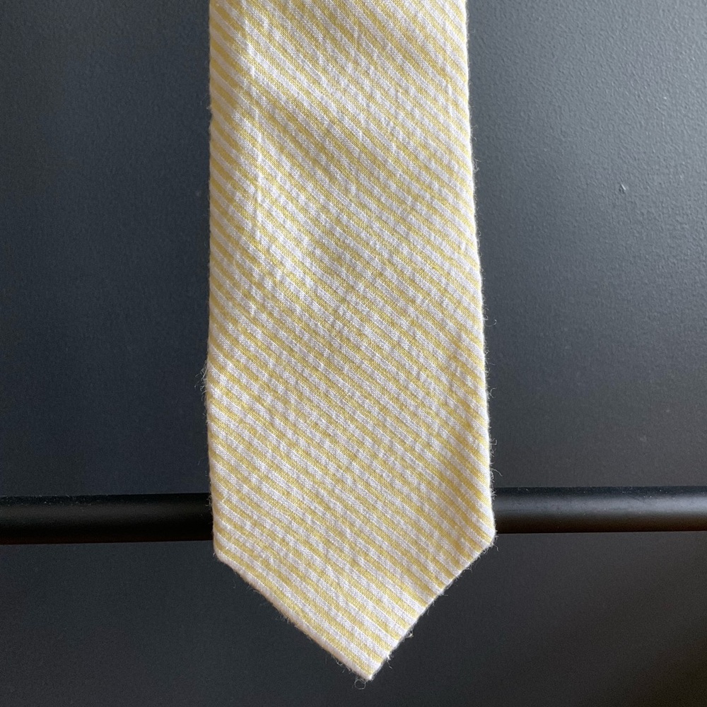 Yellow/white seersucker tie 3”